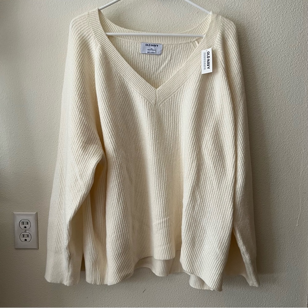 NWT Old Navy SoSoft Loose V-Neck Sweater Creme De La Creme